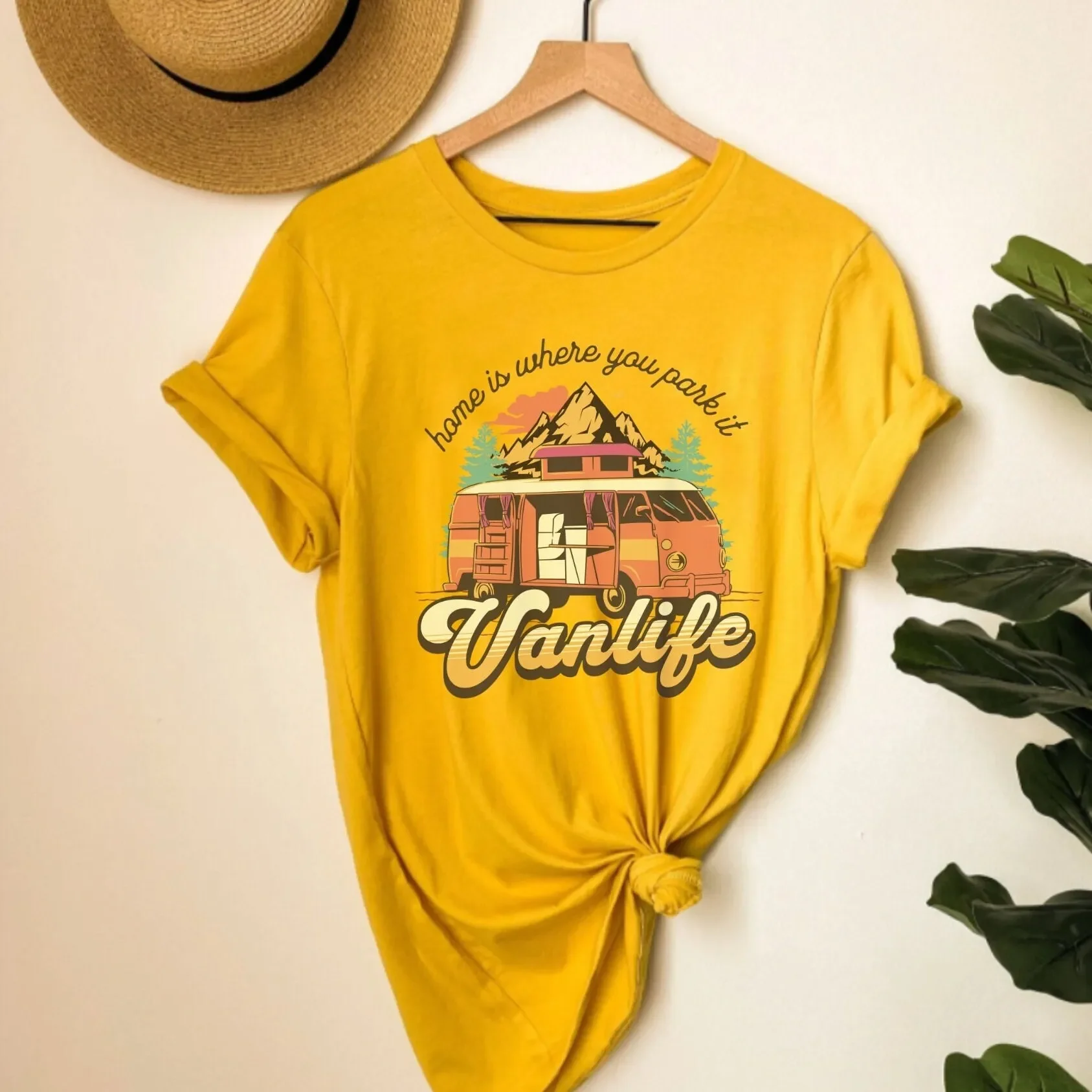 Outdoor Adventure Girl - Vanlife Tシャツ バンキャンプアドベンチャー エクスプローラー アドベンチャーガールズ ポーグライフ
