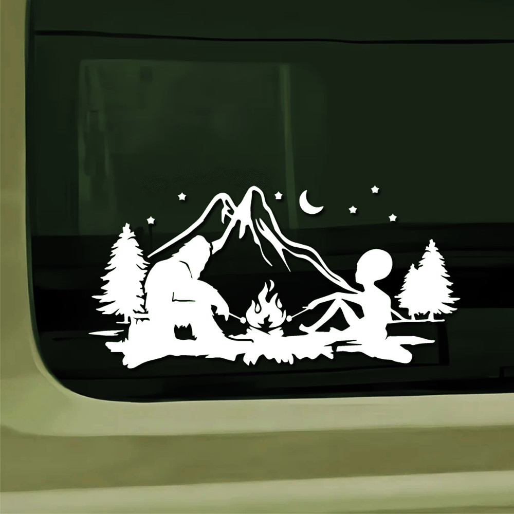 エイリアンとビッグフットのキャンプファイヤービニールデカール - Outdoor Adventure Rv のレビューと価格