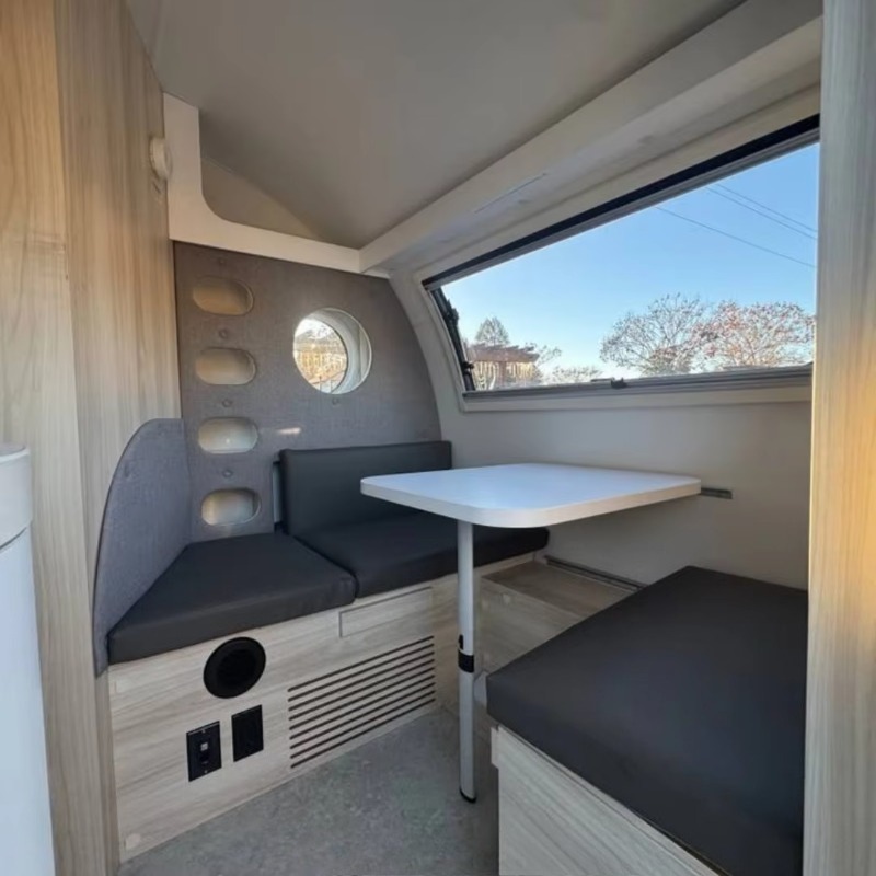 カスタムキャンピングカー、トラベルトレーラーRV、屋外ロード - Outdoor Adventure Rv のレビューと価格